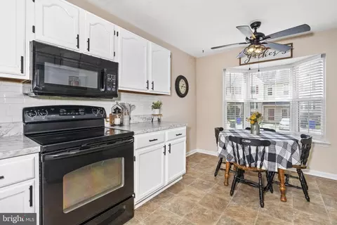 1004 San Remo Ct, Bear, DE 19701 photo 10