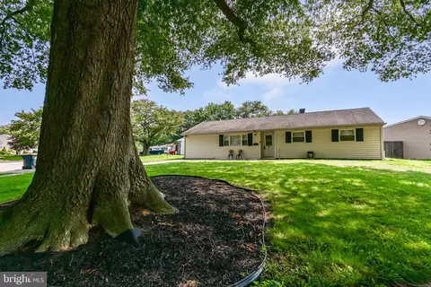 207 Nathaniel Rd, Newark, DE 19702