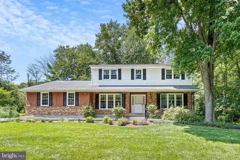 23 Stone Crop Rd, Wilmington, DE 19810