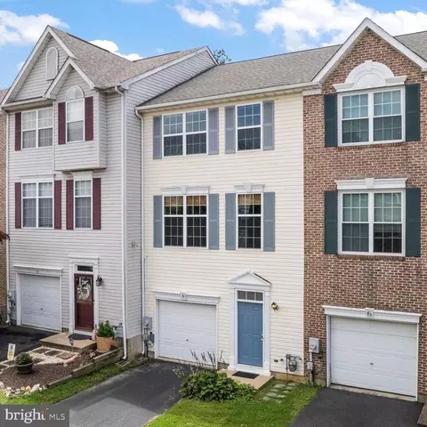 8 Emandan Ln, Hockessin, DE 19707