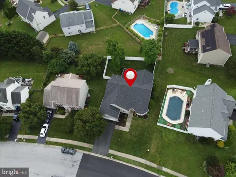 258 E Flagstone Dr, Newark, DE 19702 photo 2
