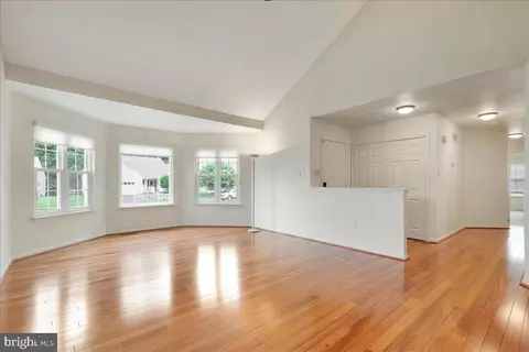258 E Flagstone Dr, Newark, DE 19702 photo 9