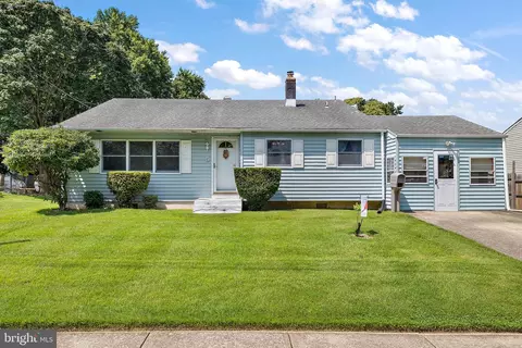 5 Carole Rd, Newark, DE 19713