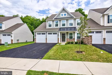 2012 Rivers Dr, Newark, DE 19702 photo 2
