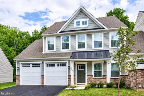 2012 Rivers Dr, Newark, DE 19702