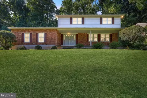 29 Blue Jay Dr, Newark, DE 19713
