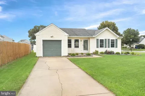 7 Dasher Ave, Bear, DE 19701 photo 2