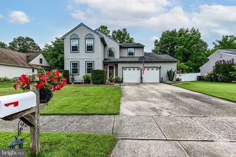 480 Granger Dr, Bear, DE 19701 photo 2