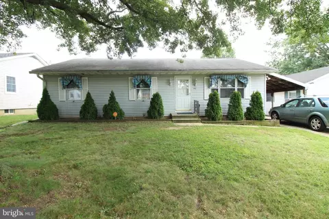 102 Dawes Ct, Newark, DE 19702