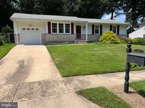 12 Sturbridge Dr, Wilmington, DE 19810