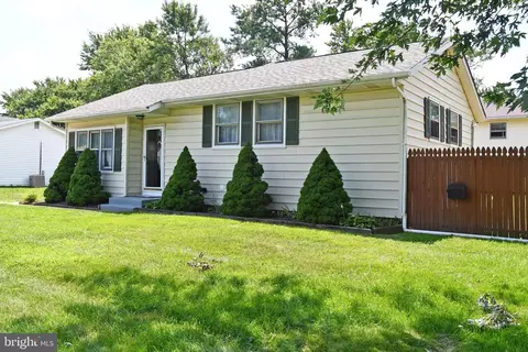 501 Dougfield Rd, Newark, DE 19713