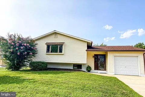 3 Louis Ct, Newark, DE 19702