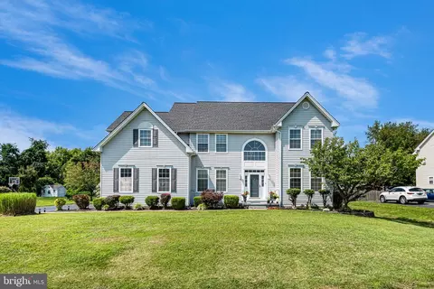 328 Meadow Glen Dr, Bear, DE 19701