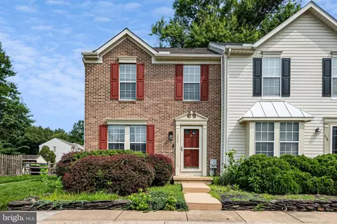 240 Jasmine Ln, Newark, DE 19702