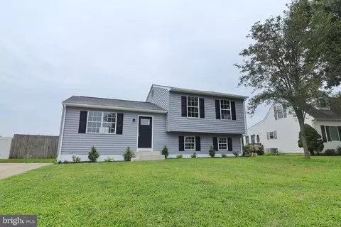 23 Old Fence Ln, Newark, DE 19702