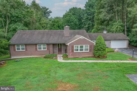 211 N Star Rd, Newark, DE 19711