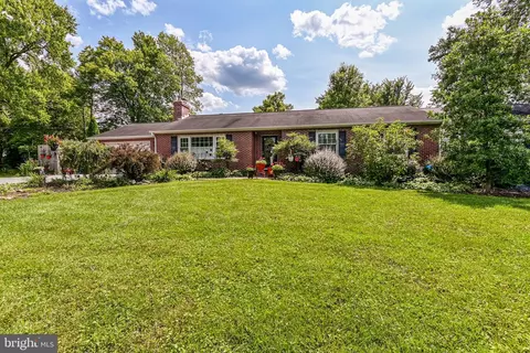 3 Georgian Cir, Newark, DE 19711