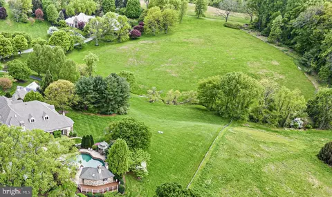 203 W Lanark Dr, Wilmington, DE 19807