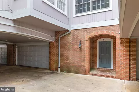 57 Millstone Ln, Rockland, DE 19732