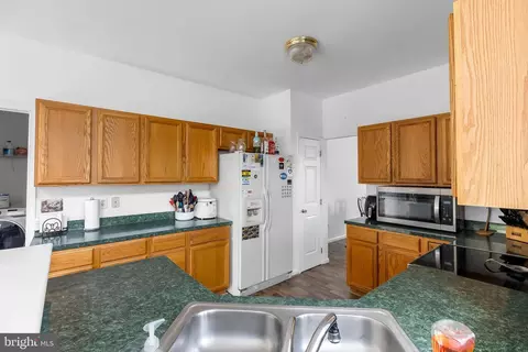 4 Iris Cir, Bear, DE 19701 photo 8