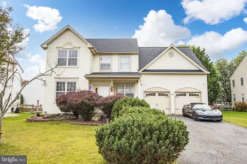 4 Iris Cir, Bear, DE 19701