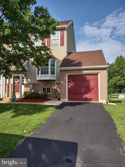 715 Lexington Dr, Bear, DE 19701