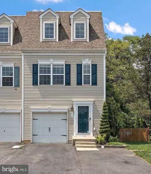 416 Revolution Ct, Newark, DE 19702