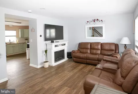 6 S Tribbit Ave, Bear, DE 19701 photo 3