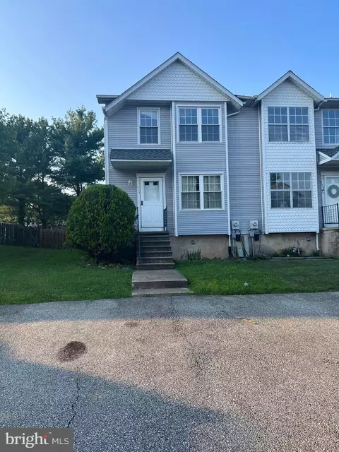 111 Britain Ct, Newark, DE 19702