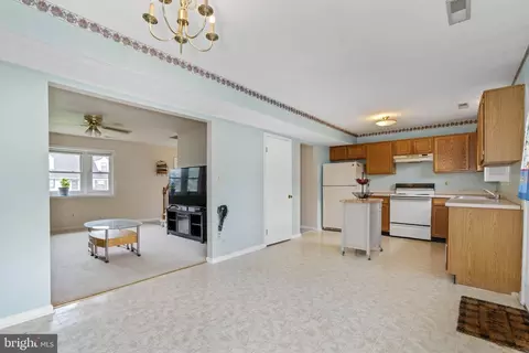 137 Diminish Dr, Newark, DE 19713 photo 8