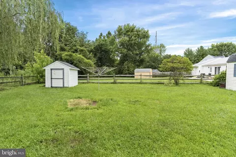 137 Diminish Dr, Newark, DE 19713 photo 3