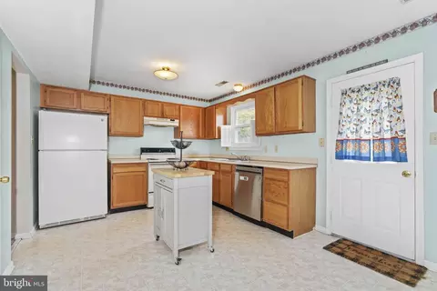 137 Diminish Dr, Newark, DE 19713 photo 9