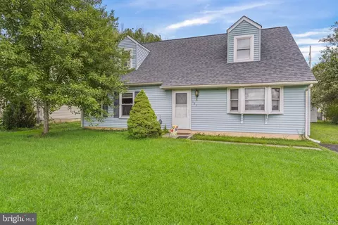 137 Diminish Dr, Newark, DE 19713 photo 2