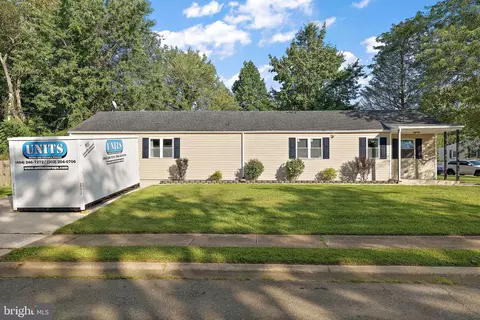 128 Robinson Dr, New Castle, DE 19720