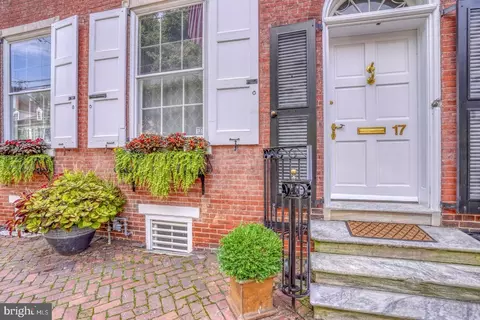 17 The Strand, New Castle, DE 19720