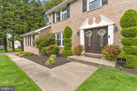 1 Clover Dr, Hockessin, DE 19707