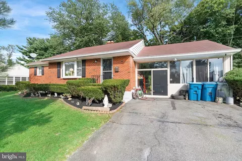 5 Hodgkins Pl, New Castle, DE 19720
