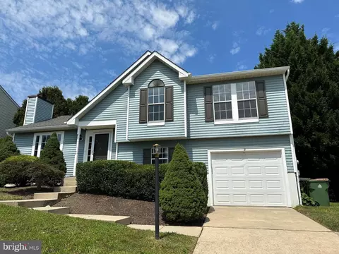 8 Macduff Ct, Newark, DE 19711
