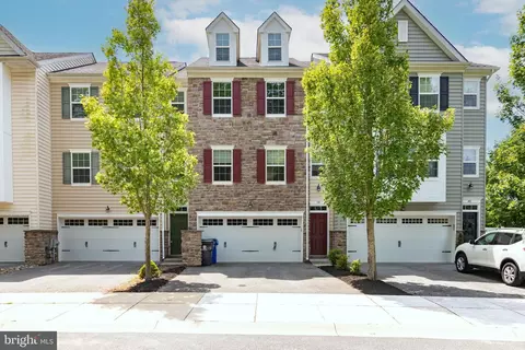 341 Latrobe Dr, Newark, DE 19702