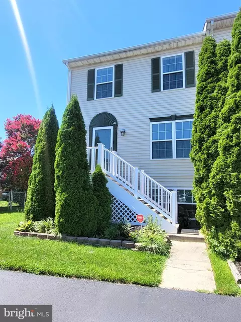 14 Highland Way, Newark, DE 19702