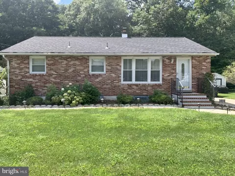 1842 Saw Mill Dr, Wilmington, DE 19810