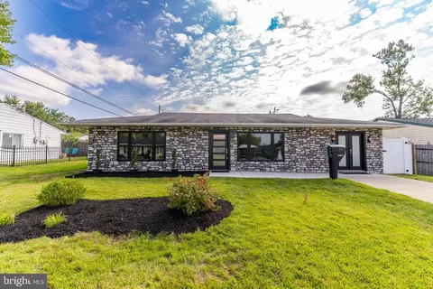14 Carlisle Rd, Newark, DE 19713