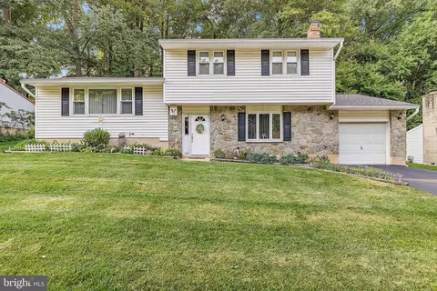 2409 Ramblewood Dr, Wilmington, DE 19810