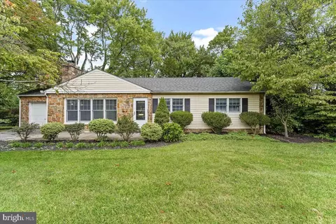 100 Southwick Dr, Wilmington, DE 19810