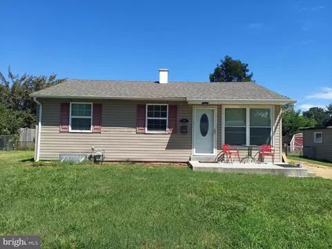 18 Pierson Pl, New Castle, DE 19720