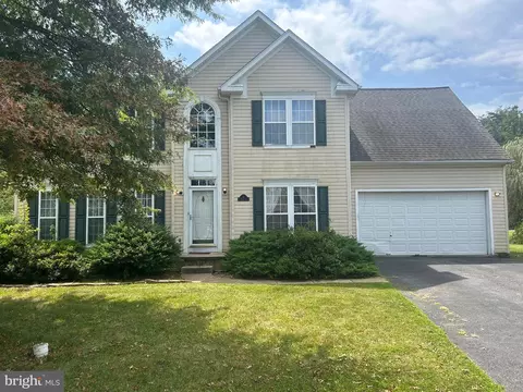 18 Sir Barton Ct, Newark, DE 19702