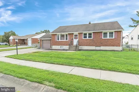 2106 Holborn Rd, Wilmington, DE 19808