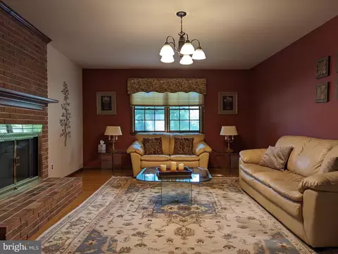 648 Clifton Dr, Bear, DE 19701 photo 5