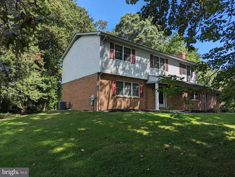 648 Clifton Dr, Bear, DE 19701 photo 3