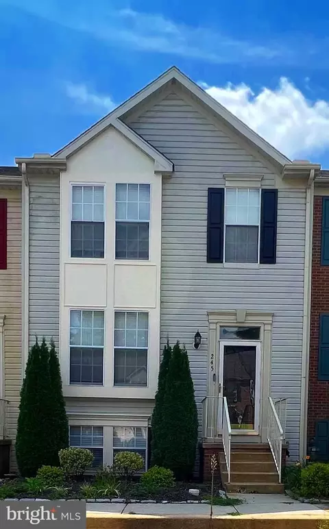 245 Jasmine Ln, Newark, DE 19702